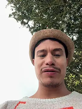 Snapshot of RaySullivan chatting on December 1, 9:48 pm RaySullivan online show from December 1, 9:48 pm