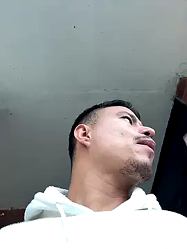 Snapshot of RaySullivan chatting on December 3, 10:20 pm RaySullivan online show from December 3, 10:20 pm