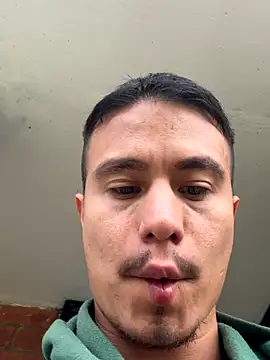 Snapshot of RaySullivan chatting on November 14, 9:07 pm RaySullivan online show from November 14, 9:07 pm