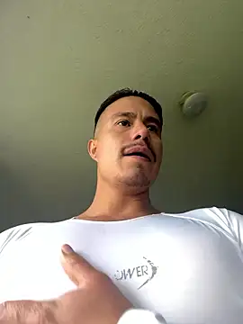 Snapshot of RaySullivan chatting on January 8, 4:57 pm RaySullivan online show from January 8, 4:57 pm