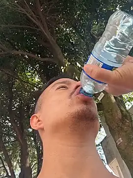 Snapshot of RaySullivan chatting on November 17, 7:51 pm RaySullivan online show from November 17, 7:51 pm