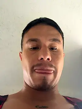 Snapshot of RaySullivan chatting on November 10, 8:14 pm RaySullivan online show from November 10, 8:14 pm