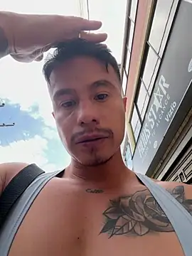 Snapshot of RaySullivan chatting on December 22, 6:19 pm RaySullivan online show from December 22, 6:19 pm