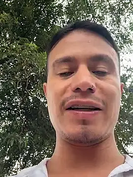 Snapshot of RaySullivan chatting on November 12, 8:01 pm RaySullivan online show from November 12, 8:01 pm