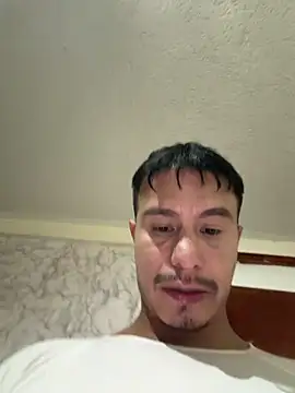 Snapshot of RaySullivan chatting on December 21, 1:30 am RaySullivan online show from December 21, 1:30 am