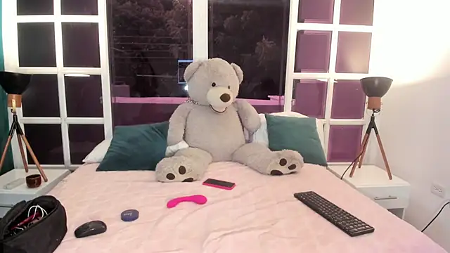 camilaass  online show from November 11, 11:38 am