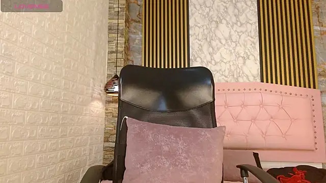 Snapshot of griselle_rousse chatting on November 30, 10:27 am griselle rousse online show from November 30, 10:27 am