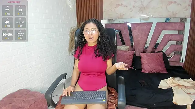 Snapshot of griselle_rousse chatting on November 9, 3:05 pm griselle rousse online show from November 9, 3:05 pm