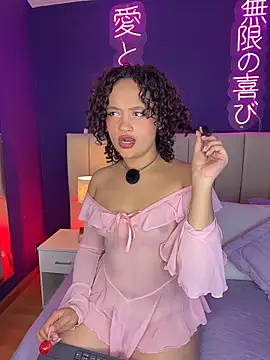 Snapshot of _sarahRose chatting on February 20, 4:31 am sarahRose online show from February 20, 4:31 am