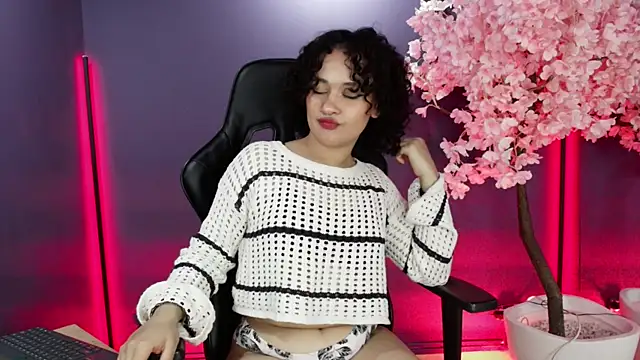 Snapshot of _sarahRose chatting on November 14, 12:20 pm sarahRose online show from November 14, 12:20 pm