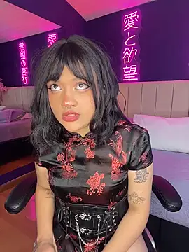 Snapshot of _sarahRose chatting on February 22, 4:37 am sarahRose online show from February 22, 4:37 am