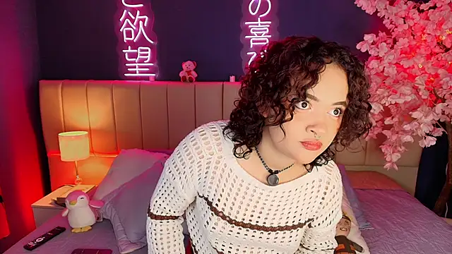 Snapshot of _sarahRose chatting on February 12, 4:01 am sarahRose online show from February 12, 4:01 am