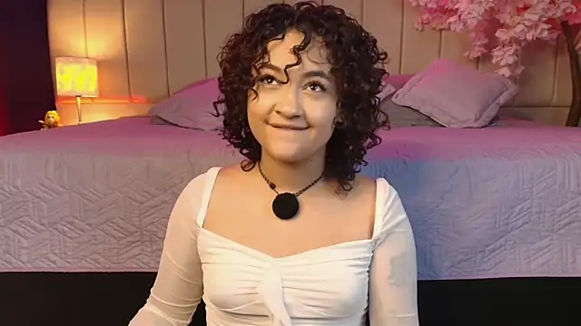  sarahRose online show from April 12, 3:54 am