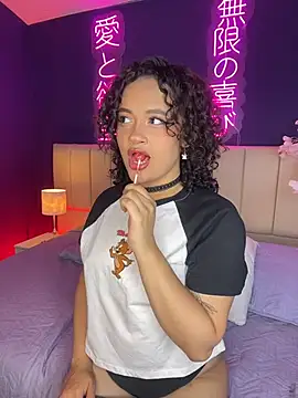 Snapshot of _sarahRose chatting on February 24, 4:35 am sarahRose online show from February 24, 4:35 am