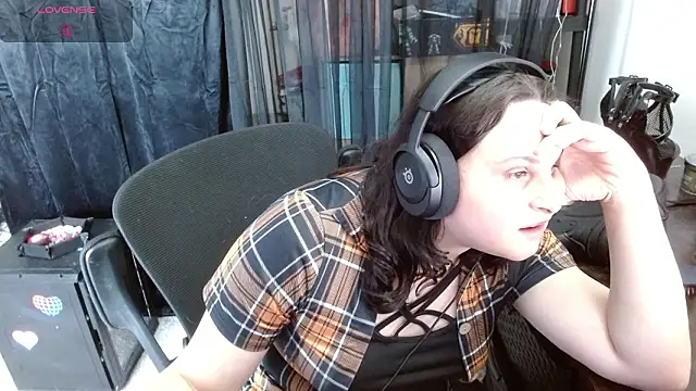 Snapshot of Salacious_Sage chatting on February 21, 10:01 pm Salacious Sage online show from February 21, 10:01 pm