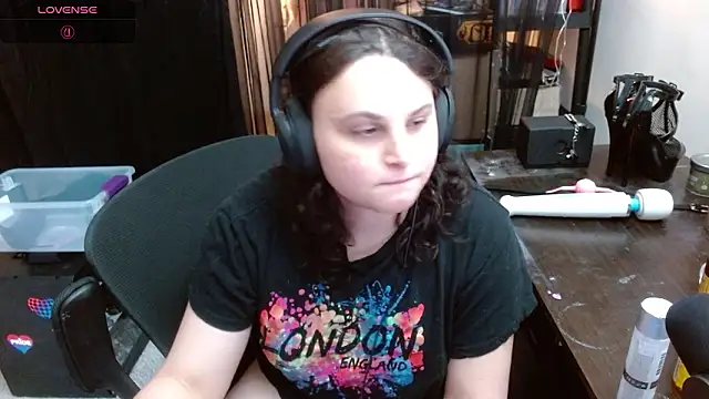 Snapshot of Salacious_Sage chatting on February 23, 9:59 pm Salacious Sage online show from February 23, 9:59 pm