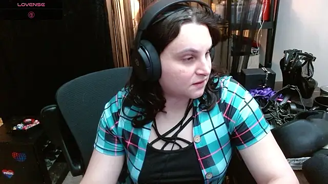 Snapshot of Salacious_Sage chatting on February 22, 11:28 pm Salacious Sage online show from February 22, 11:28 pm