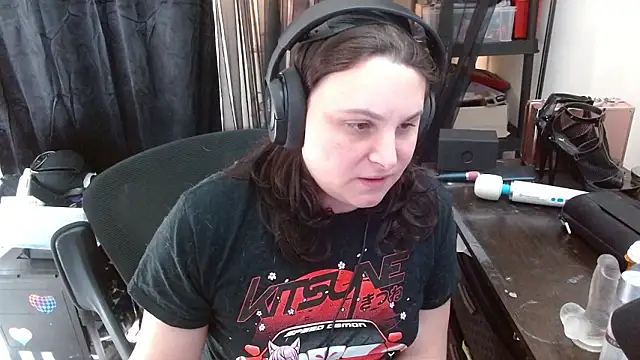 Snapshot of Salacious_Sage chatting on March 1, 1:44 pm Salacious Sage online show from March 1, 1:44 pm