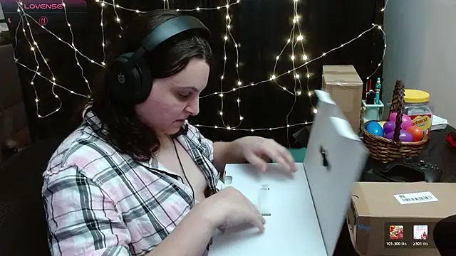 Salacious Sage online show from April 4, 9:10 pm