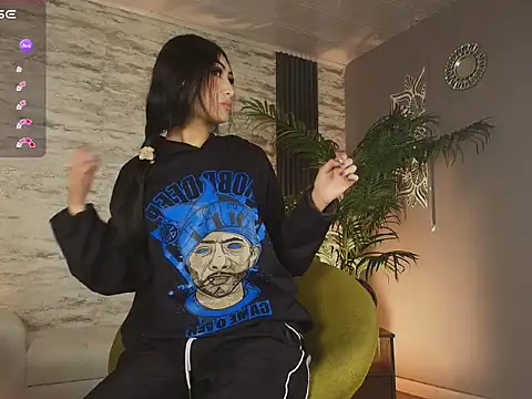  Amber 09 online show from December 2, 4:25 am
