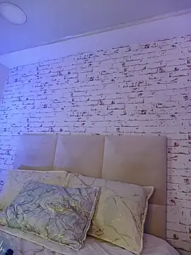 April Kay online show from November 28, 3:39 am