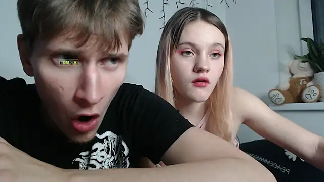 cute couple69 online show from November 14, 12:25 am