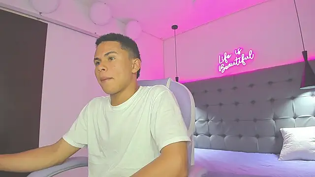 Liams18 online show from November 23, 3:05 am