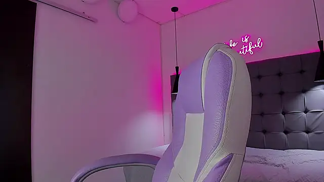 Liams18 online show from November 28, 3:39 am