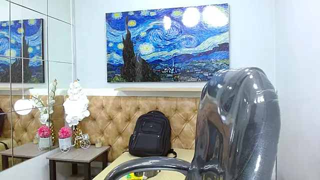 Liams18 online show from December 14, 9:20 pm