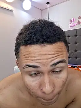 Liams18 online show from November 17, 11:09 pm