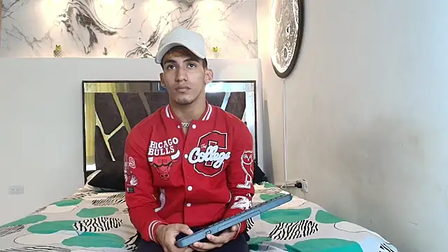 Snapshot of IMPERIO_ROMANO chatting on December 1, 7:15 pm IMPERIO ROMANO online show from December 1, 7:15 pm