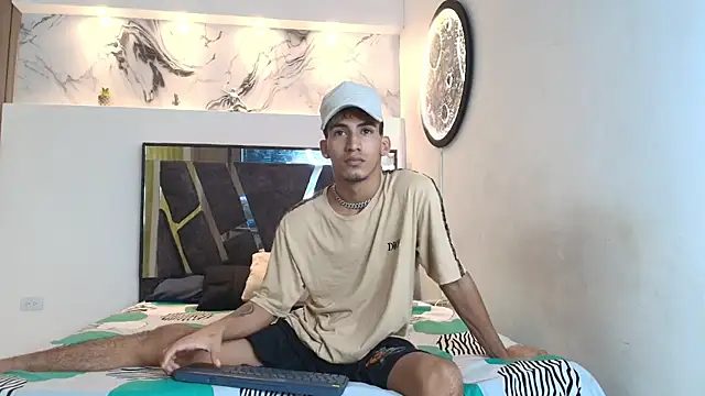 Snapshot of IMPERIO_ROMANO chatting on December 2, 7:15 pm IMPERIO ROMANO online show from December 2, 7:15 pm