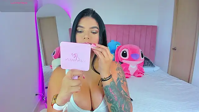 Snapshot of Janettcruz chatting on February 18, 7:32 pm Janettcruz online show from February 18, 7:32 pm