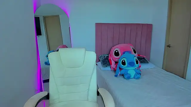 Janettcruz online show from March 20, 10:00 pm