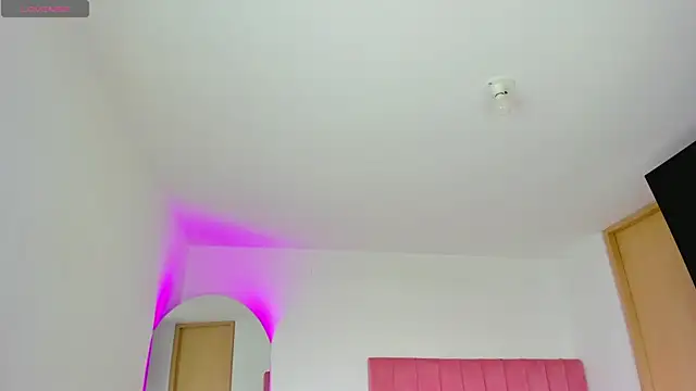 Janettcruz online show from April 9, 9:10 pm