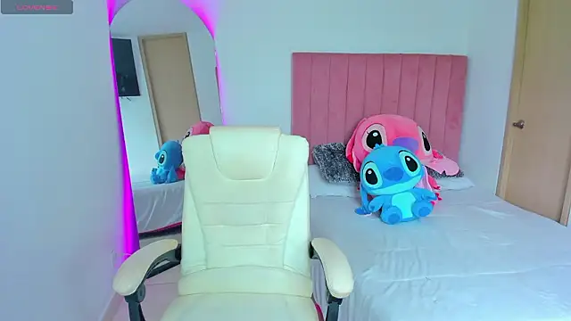 Snapshot of Janettcruz chatting on February 24, 7:26 pm Janettcruz online show from February 24, 7:26 pm