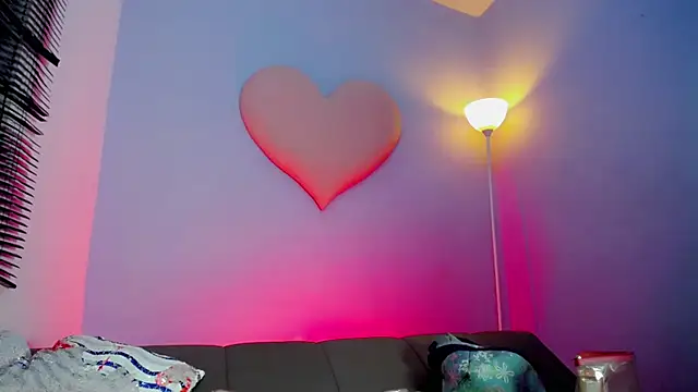 Dulcineaa  online show from November 29, 3:50 am