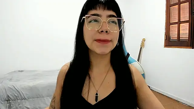 Snapshot of Eliza_Blue chatting on December 16, 7:07 pm Eliza Blue online show from December 16, 7:07 pm