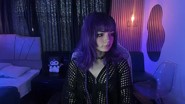 ravencollen online show from February 10, 5:45 pm