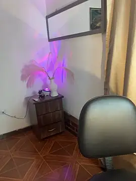 alisaa jhons1 online show from February 24, 11:27 pm