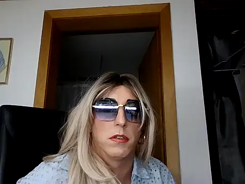 AgnesCross39 online show from February 11, 12:32 am