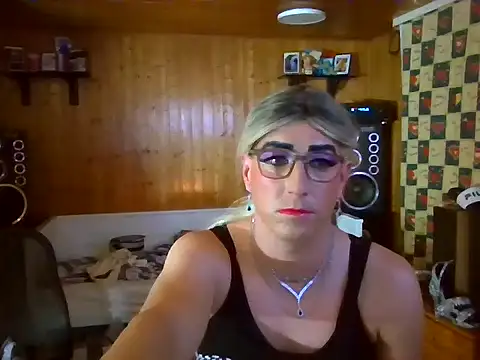 Snapshot of AgnesCross39 chatting on December 2, 4:25 am AgnesCross39 online show from December 2, 4:25 am