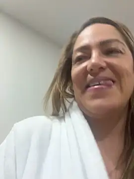 Snapshot of kamila_Vixen chatting on November 5, 7:28 pm kamila Vixen online show from November 5, 7:28 pm