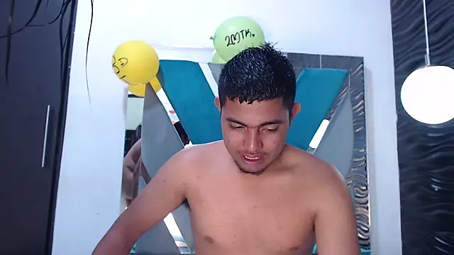 Naty And Maxx online show from December 22, 8:09 pm