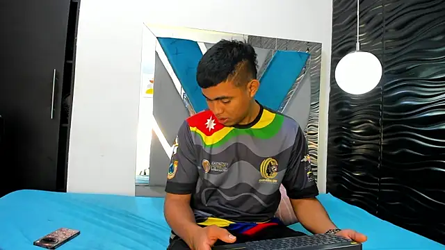 Naty And Maxx online show from January 14, 11:36 am