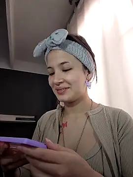 Celeste Moretti online show from January 6, 1:26 pm