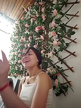 Celeste Moretti online show from November 8, 1:25 pm