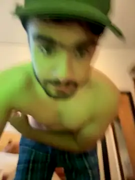 Snapshot of Leoncitooo987 chatting on December 16, 7:40 pm Leoncitooo987 online show from December 16, 7:40 pm