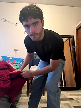 Snapshot of Leoncitooo987 chatting on November 29, 7:47 pm Leoncitooo987 online show from November 29, 7:47 pm