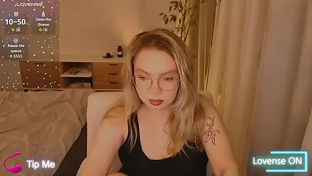 PolinaXXXXJones online show from February 20, 8:33 pm